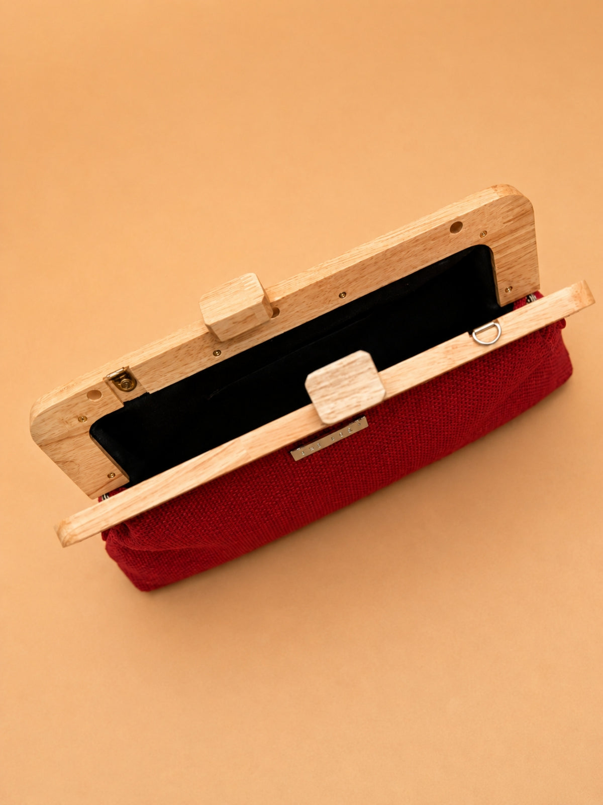 The Code – Clutch Sahara Rosso