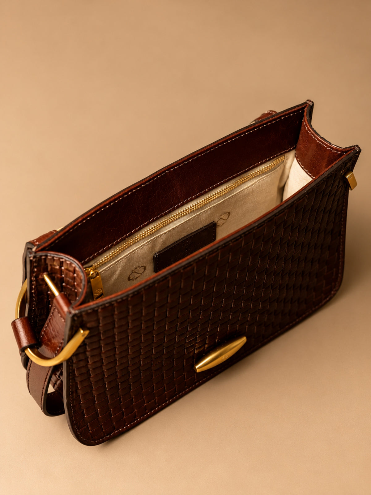 Time Resistance – Borsa Possession Marrone
